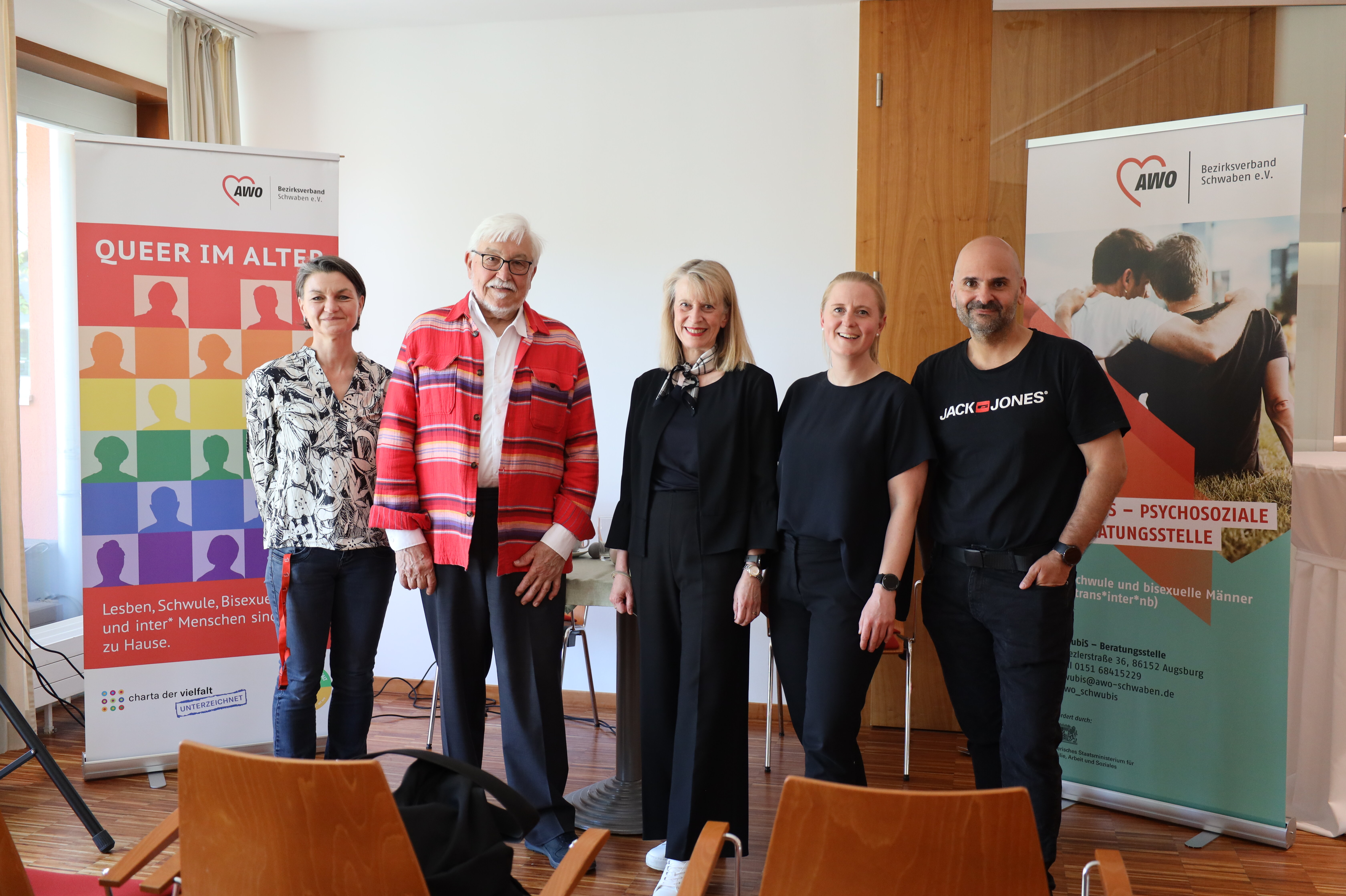 Gruppenbild Zeitzeugengespräch: Daniela Nagengast-Baumann, Klaus Schirdewahn, Marion Leichtle-Werner Lisa Hitzke, Hans Adelhardt-Blaschke 