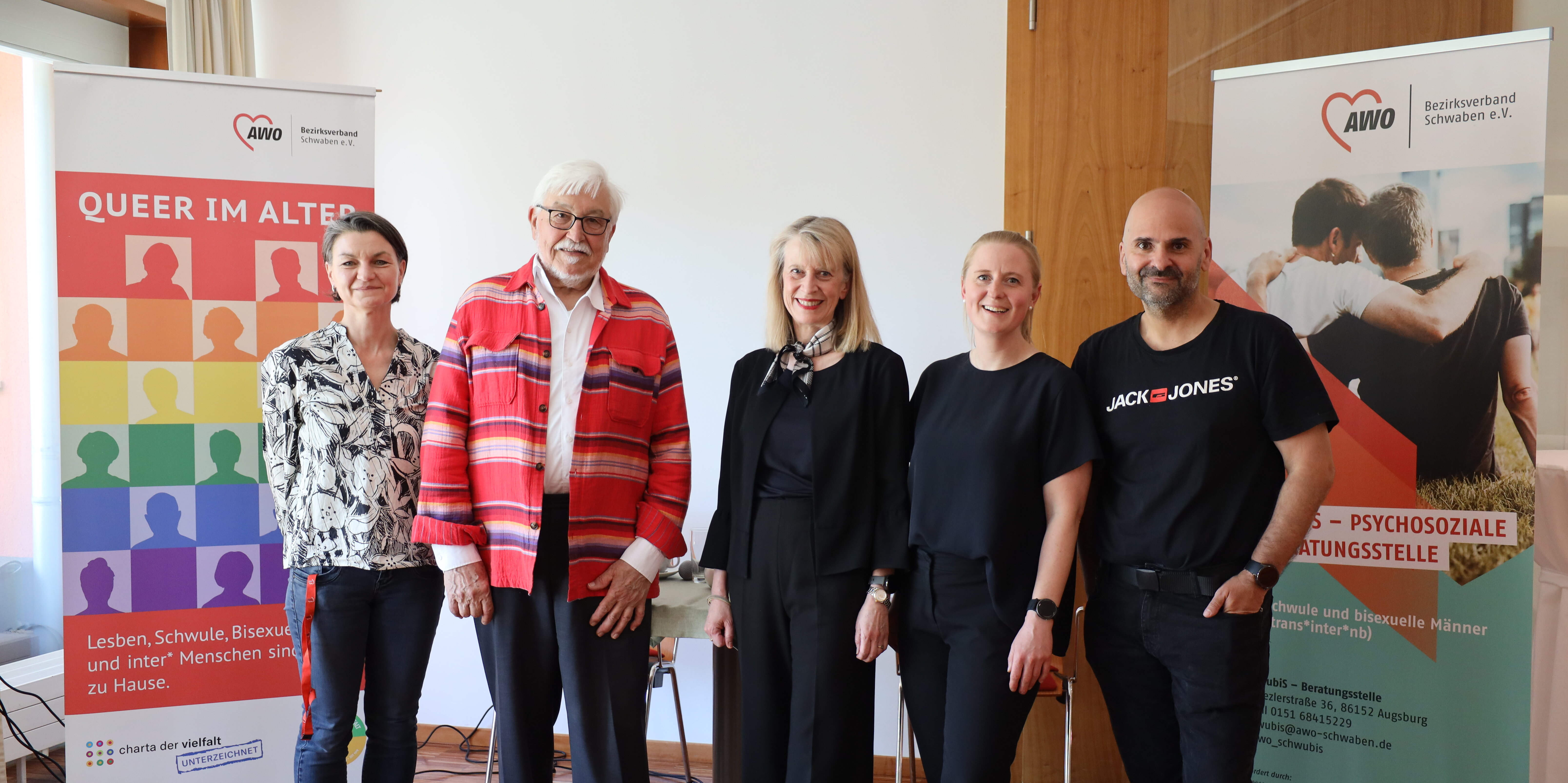 Gruppenbild Zeitzeugengespräch: Daniela Nagengast-Baumann, Klaus Schirdewahn, Marion Leichtle-Werner Lisa Hitzke, Hans Adelhardt-Blaschke 