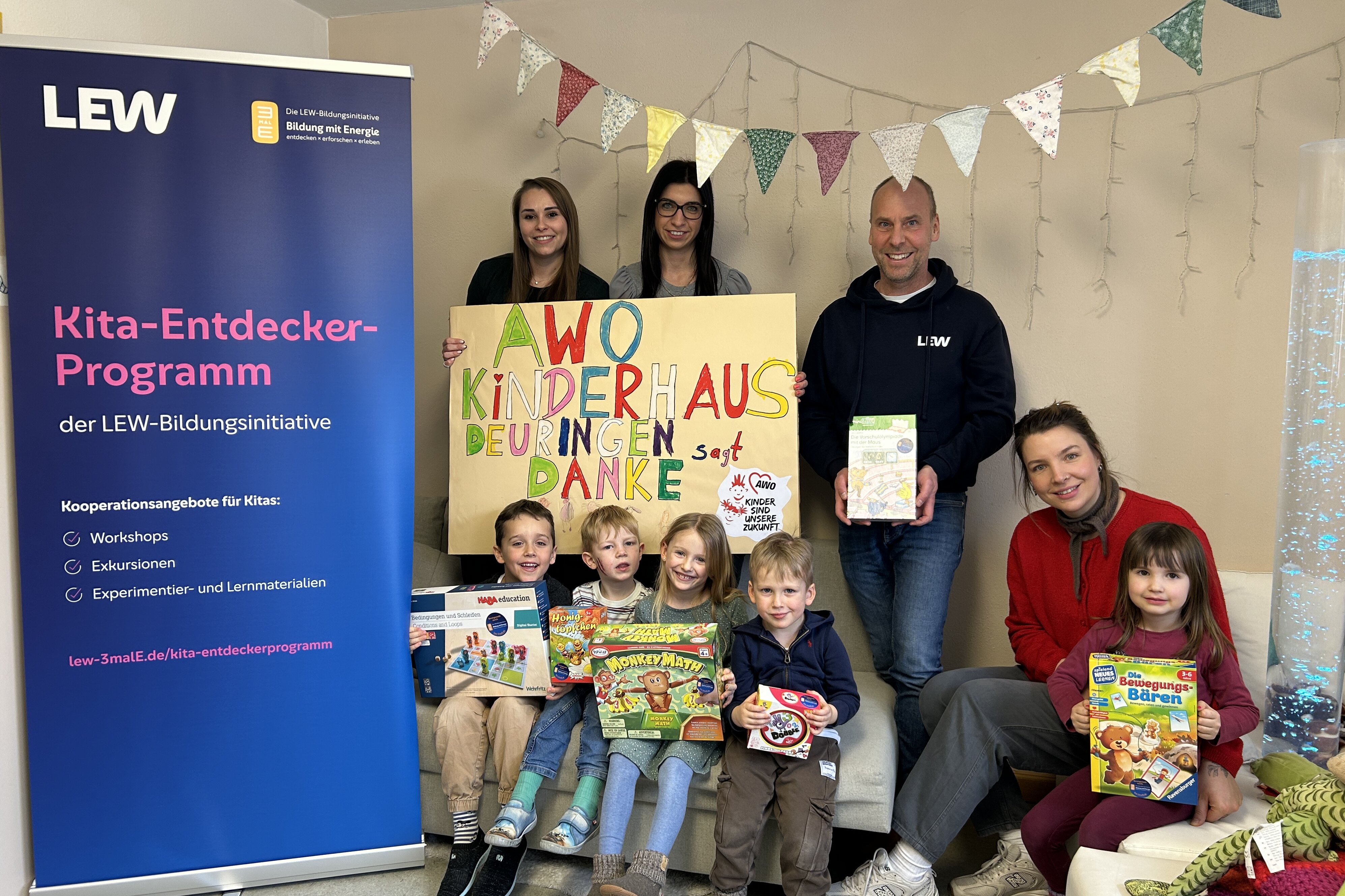 Übergabe Spielesammlung AWO Kindergarten Deuringen