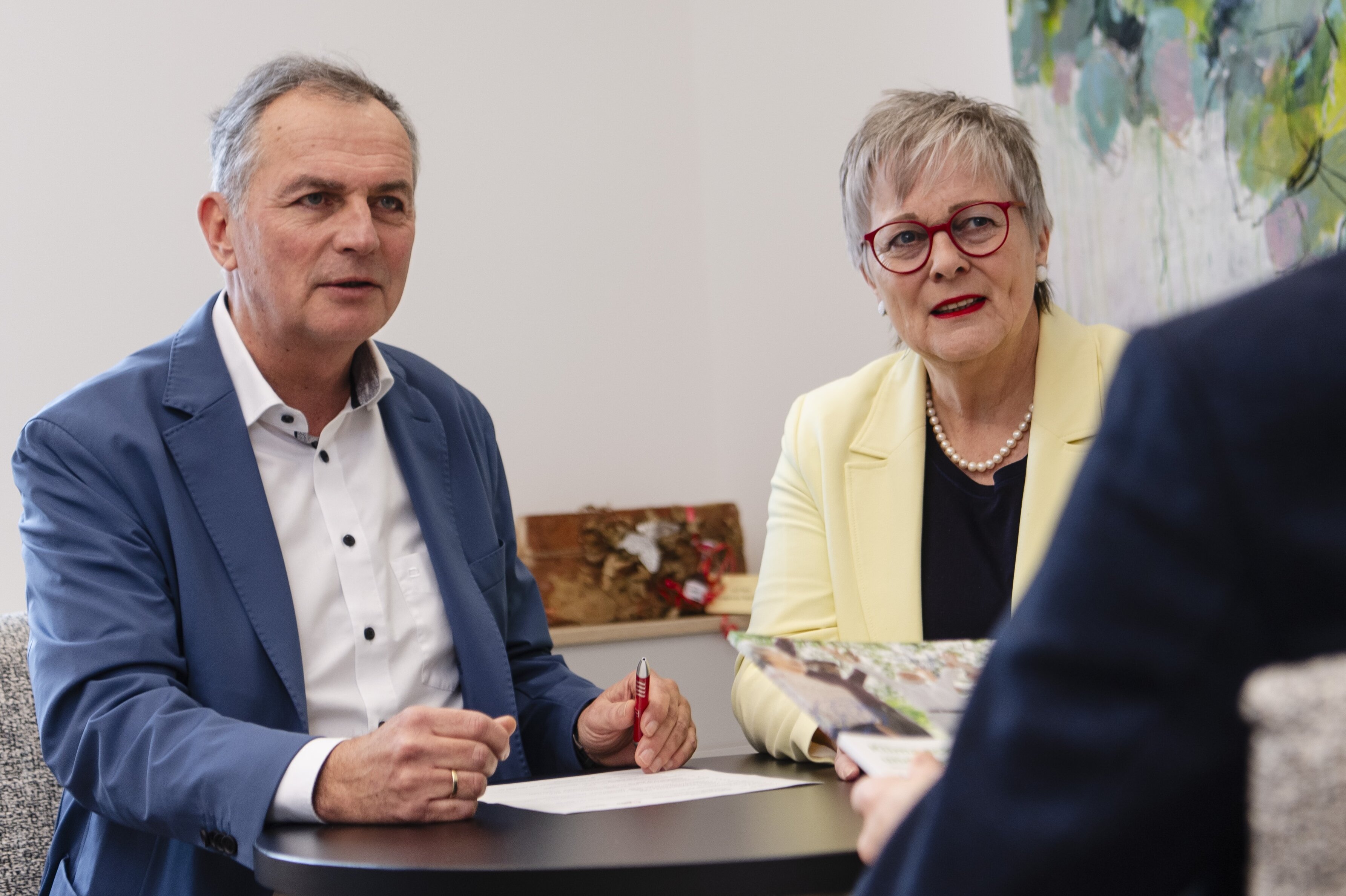 von links: Dieter Egger (AWO-Vorstandsvorsitzender) und Brigitte Protschka (AWO-Präsidentin)