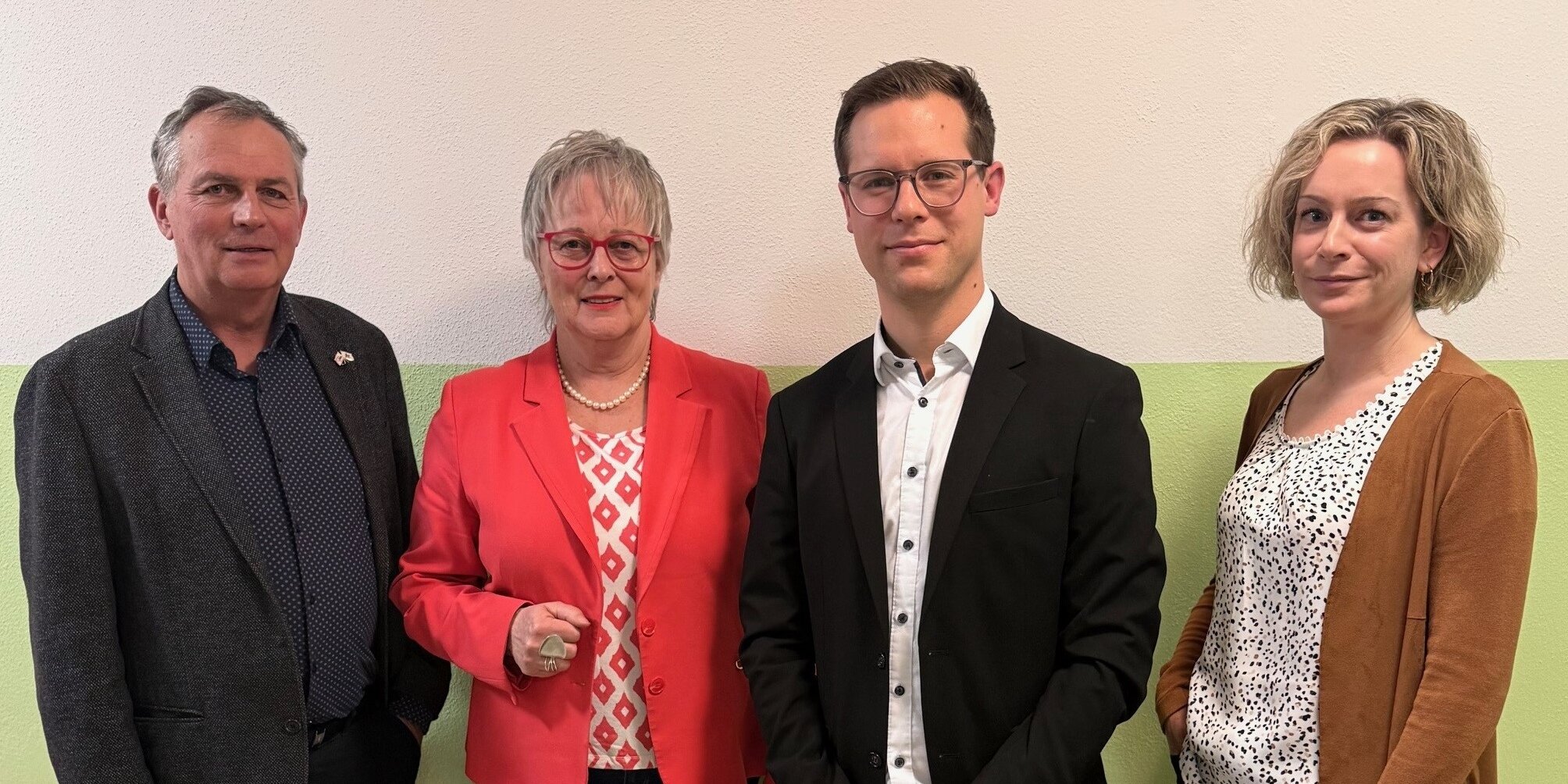 Gruppenbild, von links: Dieter Egger, Brigitte Protschka, Frederik Hintermayr, Sandra Ferner