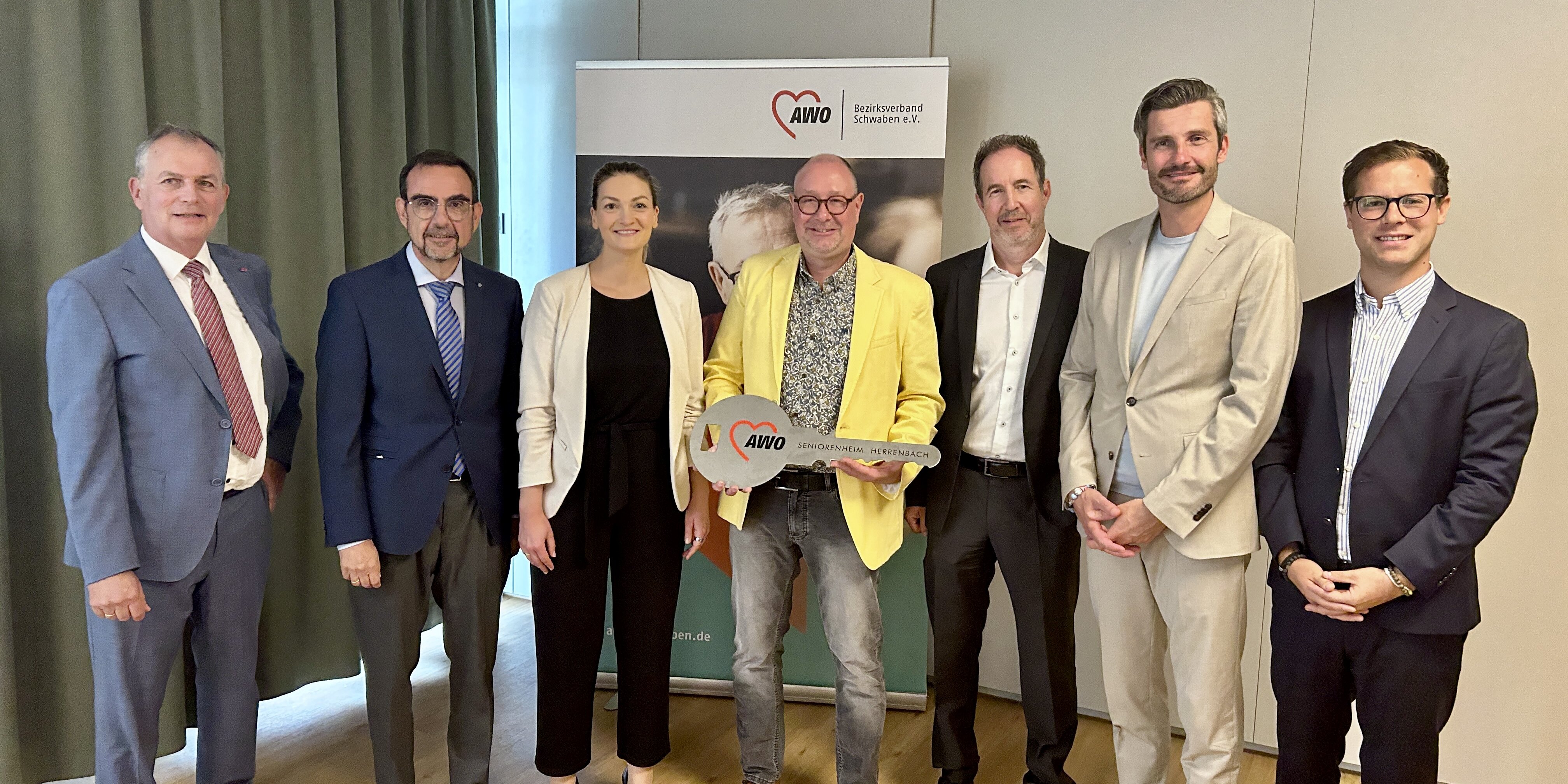 Schlüsselübergabe AWO Seniorenheim Augsburg-Herrenbach: Dieter Egger, Klaus Holetschek, Judith Gerlach, Markus Schimpel, 