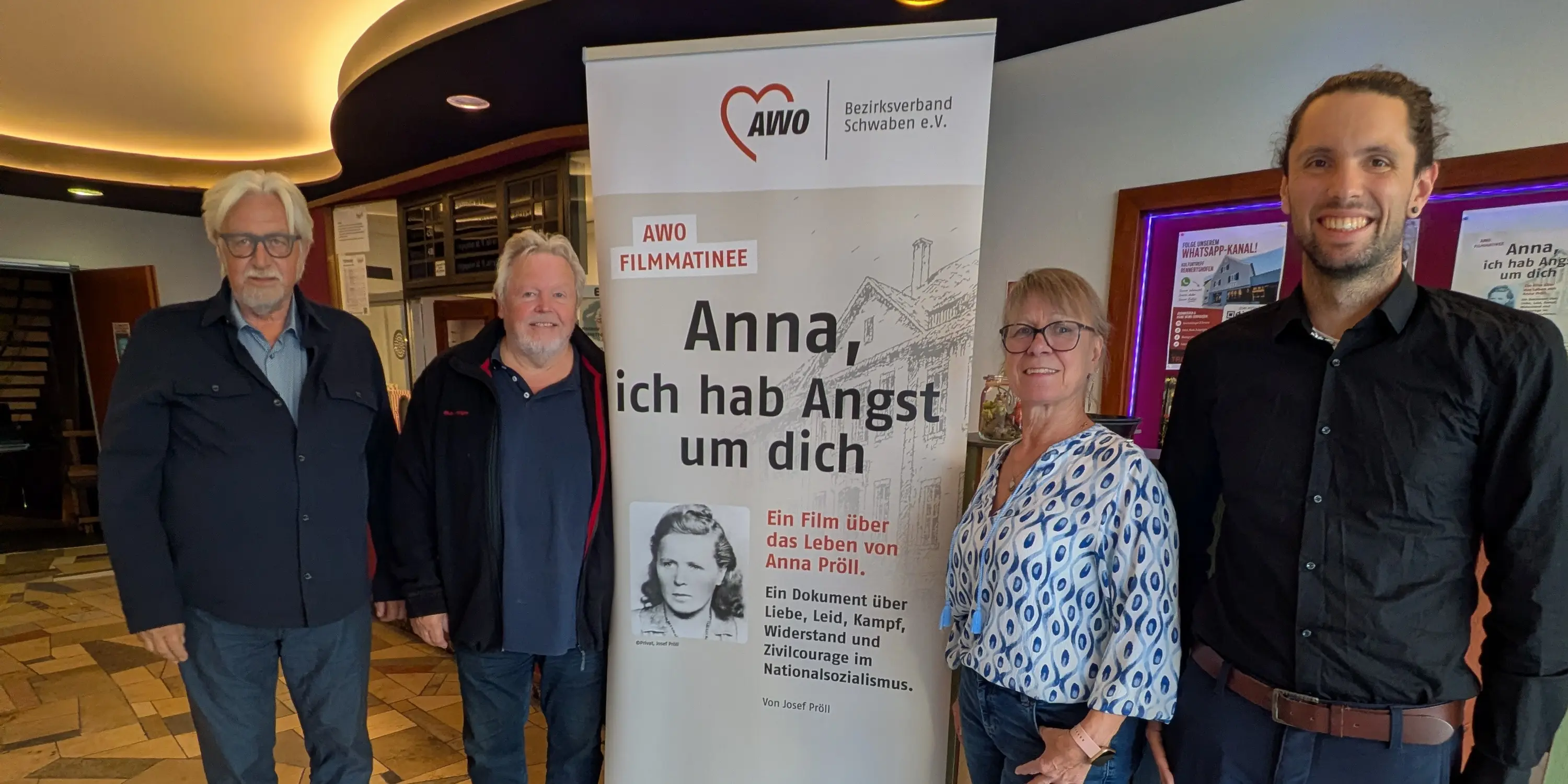 Gruppenbild AWO-Filmmatinee Rennertshofen, von links: Horst Winter, Josef Pröll, Barbara Mörtel, Marcel Keller