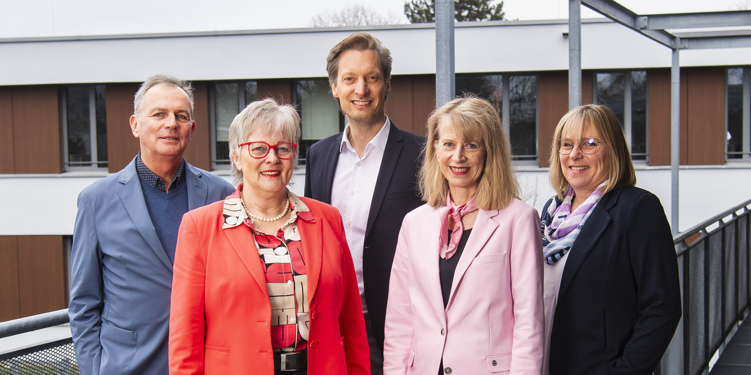 Gruppenfoto Vorstand AWO Schwaben: Dieter Egger, Präsidentin Brigitte Protschka, Benjamin Straßer, Marion Leichtle-Werner, Silke Scherer