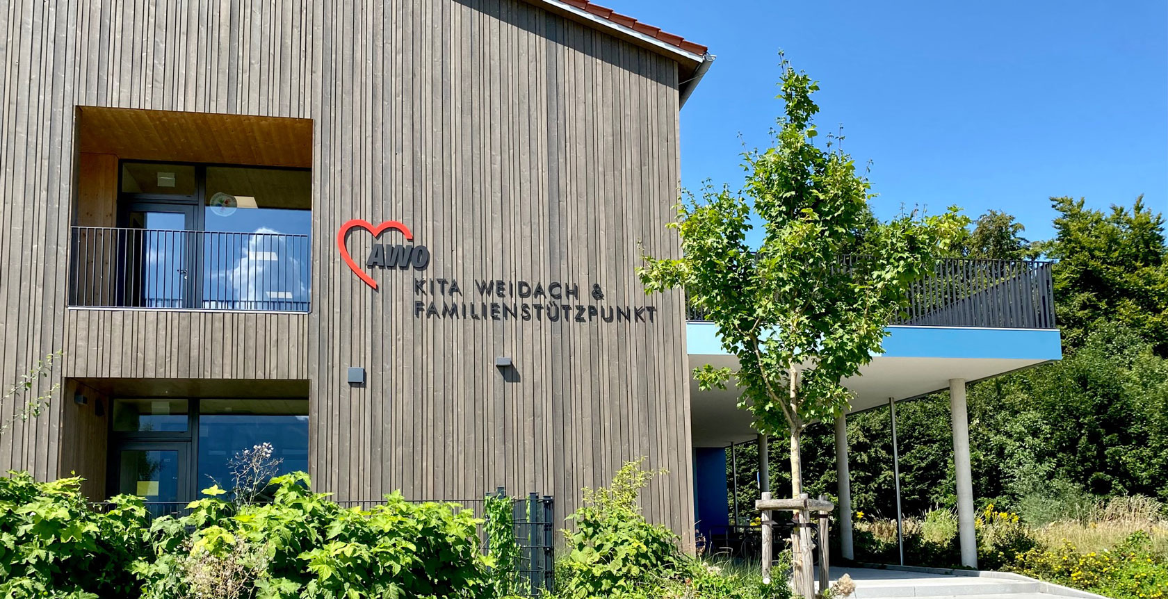 Die Senior*innen im Betreuten Wohnen „Haus Alpenblick“ der AWO
in Lindenberg freuen sich über die erfolgreiche Teilnahme am Erste-Hilfe-Kurs. vordere Reihe von links nach rechts: Ingeburg Denzl, Anna Maria Rist, Paul Hummel und Brigitte Wimmer hintere Reihe von links nach rechts: Jan Pospiech und Livia Beier
Foto: AWO Schwaben